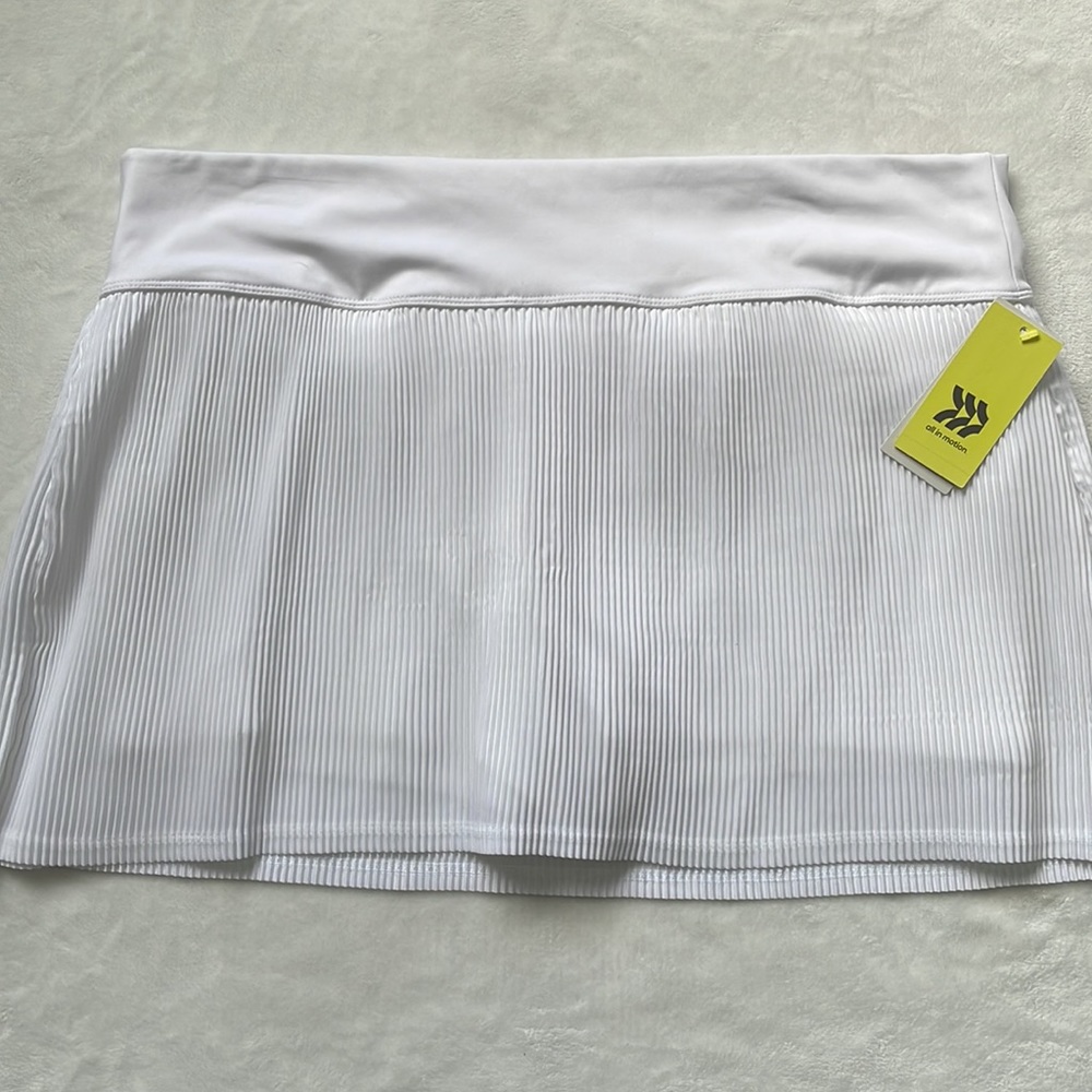 White One-Shoulder Women's Shorts Set - Picture 2 of 8